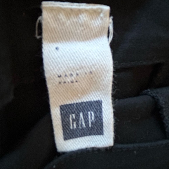 5/25$ ✨ GAP Skater Dress - Picture 8 of 9